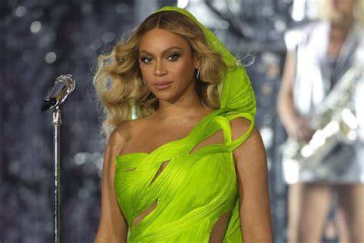 Beyonc News & Updates: Albums, Tour & More!