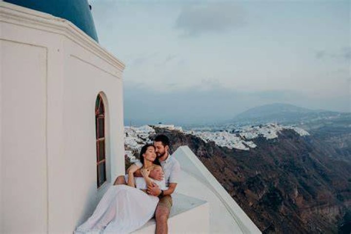 Erome: Your Destination for Erotic Pics & Porn Videos!