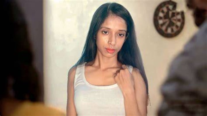 Indian Sexy Women Desi MMS Clips - Hot Videos Inside!