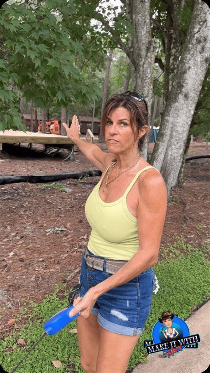 Mary Burke: Mom Life, Farm Fun & Exclusive Content!
