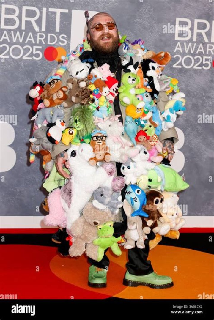Teddy Swims: Brit Awards & More! Fan Reactions & Performances