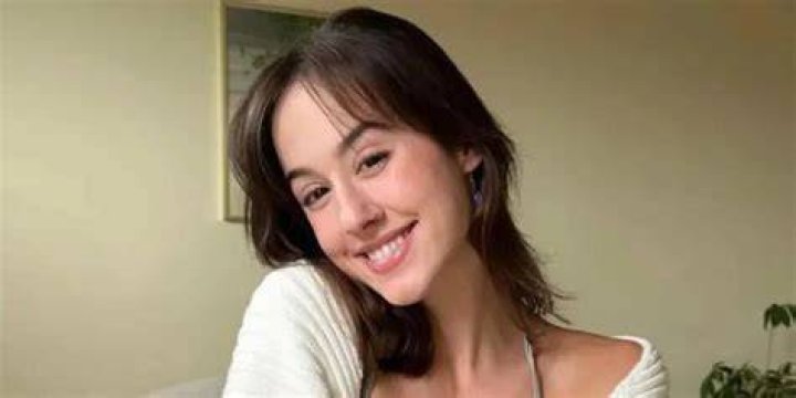 Trending Now: Saralefi's Rise & OnlyFans Journey