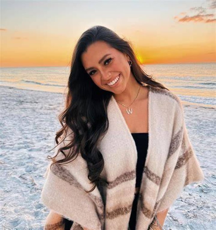 Whitney Wren: TikTok Star & Social Media Sensation!
